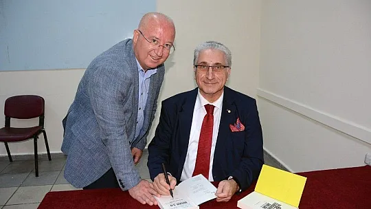 Prof. Dr. Aydın ve Yazar Ezmeci Okurlarıyla Buluştu