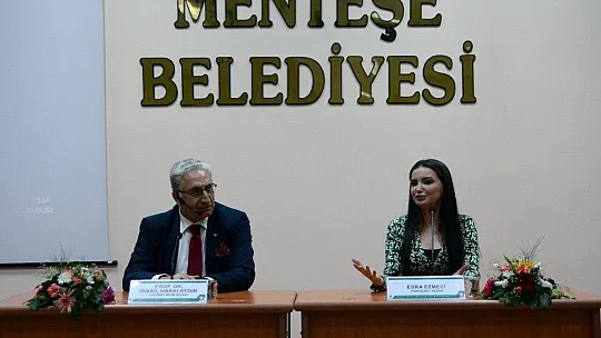 Prof. Dr. Aydın ve Yazar Ezmeci Okurlarıyla Buluştu