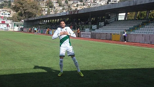 Profesyonel liglerin en golcü ismi, Ozan Sol