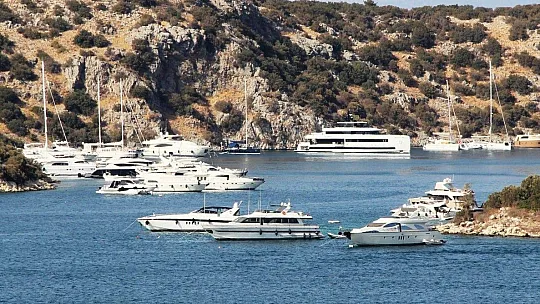 Rus milyarder 400 milyon dolarlık yatıyla 3 aydır Bodrum'da tatil yapıyor