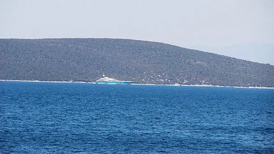 Rus milyarderin mavi sarayı Bodrum'a demir attı