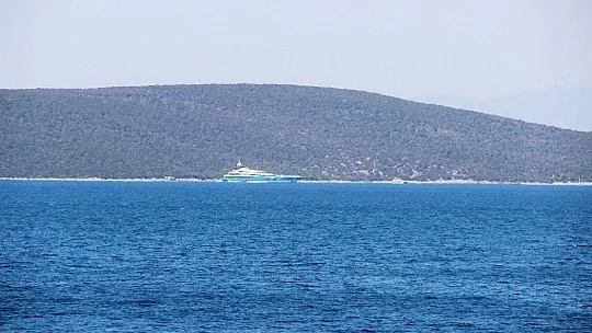 Rus milyarderin mavi sarayı Bodrum'a demir attı