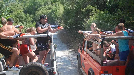 SAFARİ TURLARI NE KADAR GÜVENLİ, ŞOFÖRLER KONUŞTU
