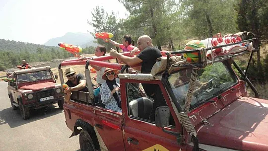 SAFARİ TURLARI NE KADAR GÜVENLİ, ŞOFÖRLER KONUŞTU