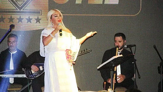 Safiye - Faik ikilisi tatilcileri gülme krizine soktu