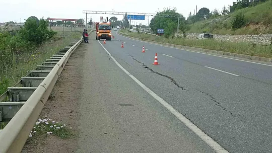Sağanak Yağışın Etkisi İle Yol Çöktü