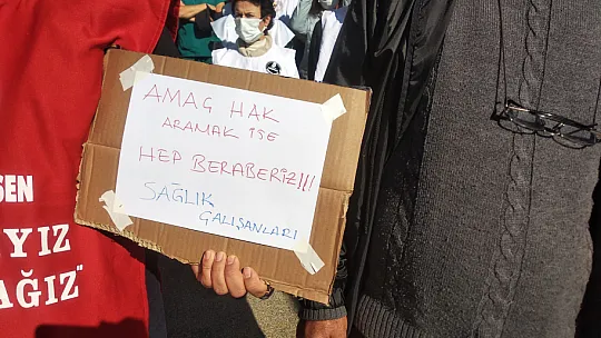 Sağlıkçılardan maaş tepkisi