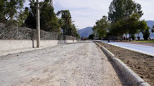 Sahil bandında yol çalışmaları başladı