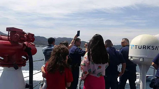 Sahil Güvenlik gemisi 19 Mayıs'ta gençleri ağırladı
