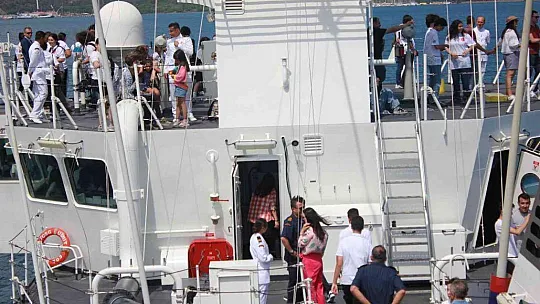 Sahil Güvenlik gemisi 19 Mayıs'ta gençleri ağırladı