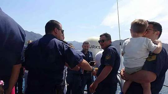 Sahil Güvenlik gemisi 19 Mayıs'ta gençleri ağırladı
