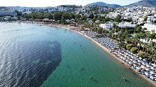 SAHİLLER YABANCI TURİSTLERE KALDI