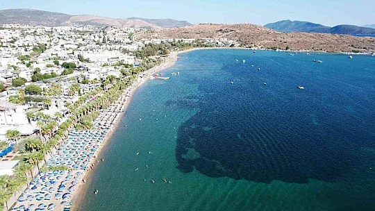 SAHİLLER YABANCI TURİSTLERE KALDI