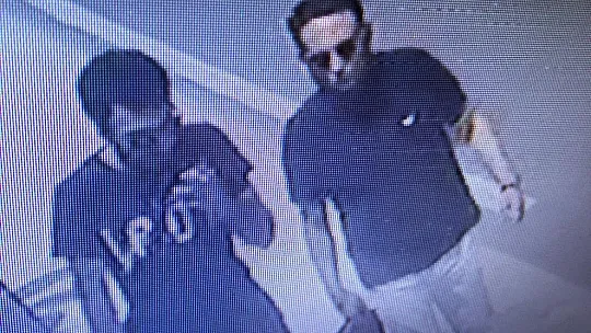 Sahte dövizleri bozdurmak için dükkan dükkan dolaştılar