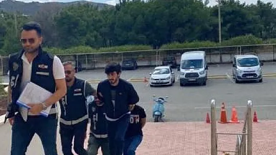 Sahte dövizleri bozdurmak için dükkan dükkan dolaştılar