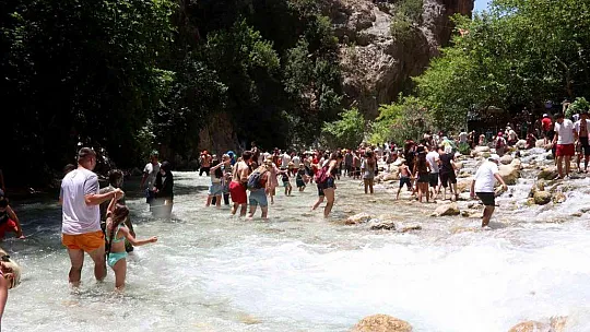 Saklıkent bayramda ziyaretçi akınına uğradı
