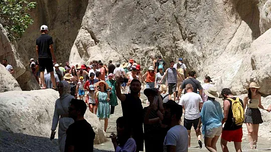 Saklıkent bayramda ziyaretçi akınına uğradı