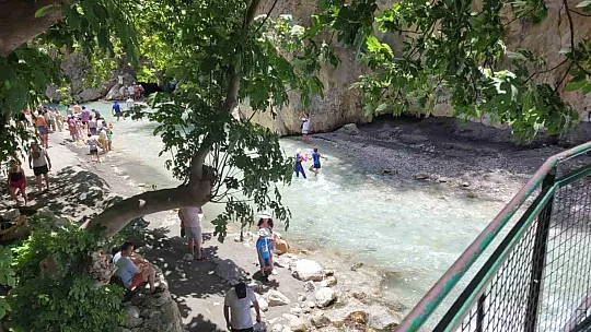 Saklıkent Kanyonu binlerce misafiri ağırlıyor