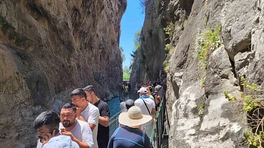 Saklıkent Kanyonu binlerce misafiri ağırlıyor