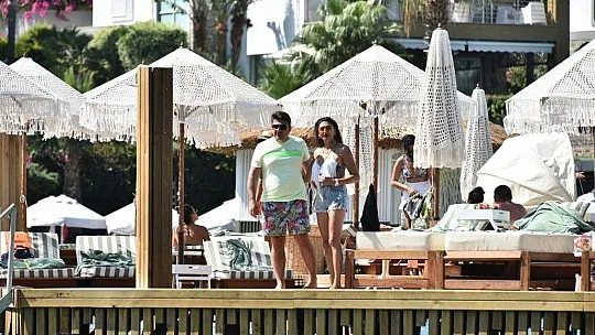 Şampiyonlar birbirlerini öpücük yağmuruna tuttu