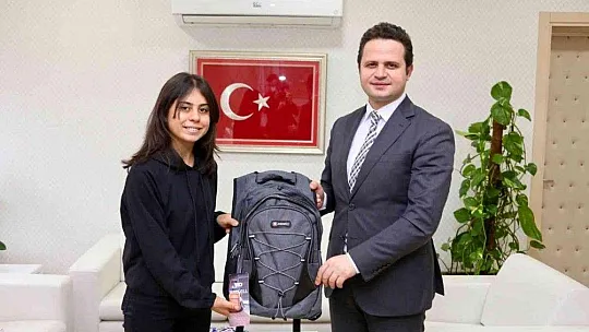 Şampiyonlardan Milli Eğitim Müdürüne ziyaret