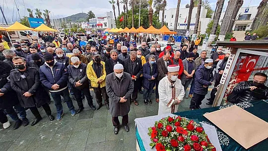 Sanatçı dostları Akrep Nalan'ı yalnız bıraktı