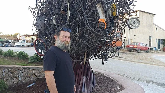 Sanayi esnafı gelmeyince, heykel açılışı yapılamadı