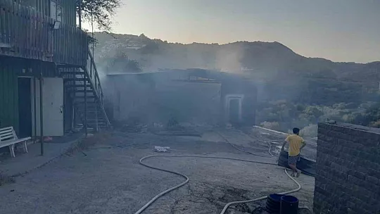 Şantiyenin deposunda üst üste patlama yaşandı