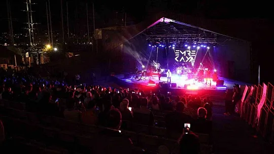 Sarı Yaz konseri Emre Kaya ile devam ediyor