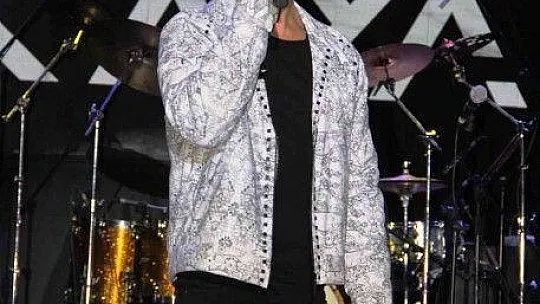 Sarı Yaz konseri Emre Kaya ile devam ediyor