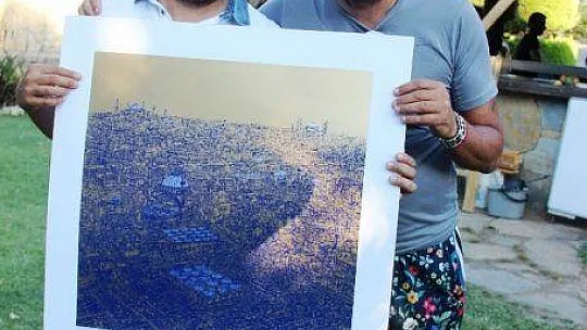 Şarkıcı Bora Gencer ünlü ressamın tablosunu almak için ter döktü