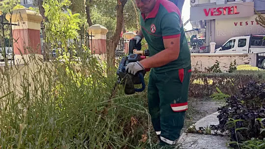 Okullara Yeni Dönem Öncesi Bahçe Temizliği