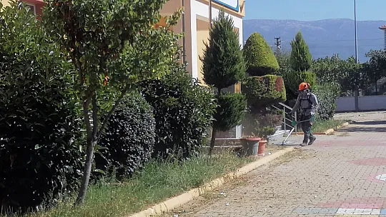 Okullara Yeni Dönem Öncesi Bahçe Temizliği
