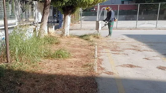 Okullara Yeni Dönem Öncesi Bahçe Temizliği