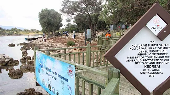 Sedir Adası'nda Su Altı Ve Kıyı Temizliği