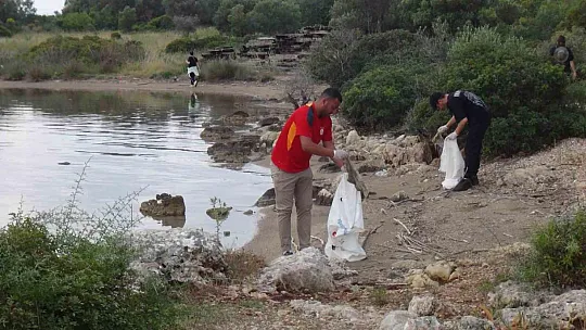Sedir Adası'nda Su Altı Ve Kıyı Temizliği
