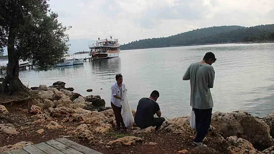 Sedir Adası'nda Su Altı Ve Kıyı Temizliği