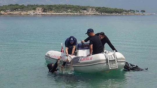 Sedir Adası'nda Su Altı Ve Kıyı Temizliği