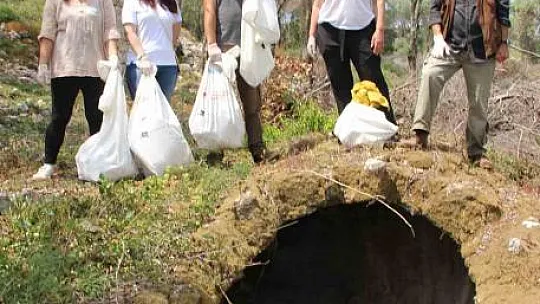 Sedir Adası'nda Su Altı Ve Kıyı Temizliği