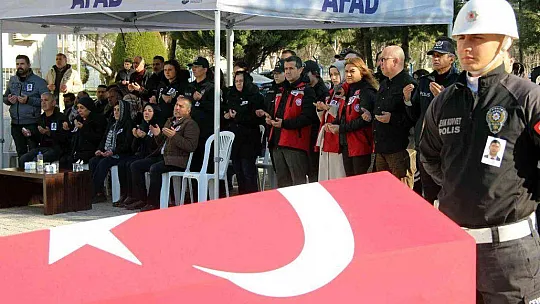 ŞEHİT KOMİSER İÇİN EMNİYET MÜDÜRLÜĞÜNDE TÖREN