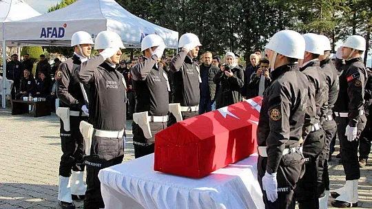 ŞEHİT KOMİSER İÇİN EMNİYET MÜDÜRLÜĞÜNDE TÖREN