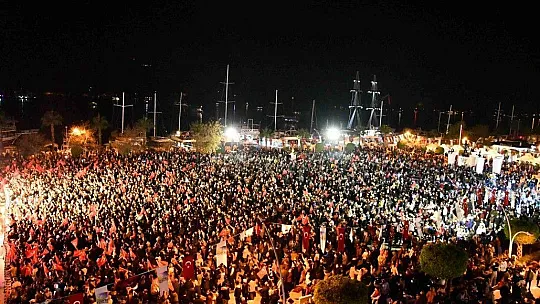 Fethiye'de Selda Bağcan rüzgarı esti