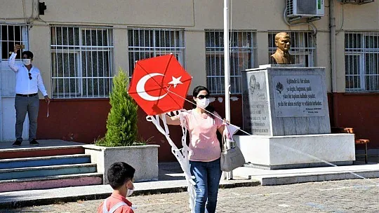 Sembolik karne töreni ve uçurtma etkinliği düzenlendi