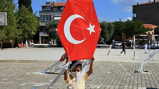 Sembolik karne töreni ve uçurtma etkinliği düzenlendi