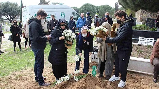 Seray Sever, gözyaşları içerisinde babasına veda etti
