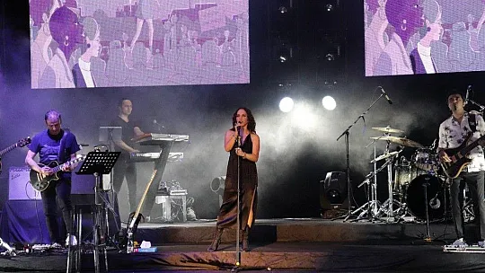 Sertap Erener üçte üç yaptı