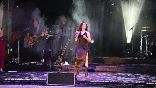 Sertap Erener üçte üç yaptı