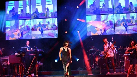 Sertap Erener üçte üç yaptı