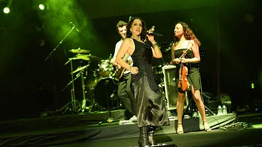 Sertap Erener üçte üç yaptı