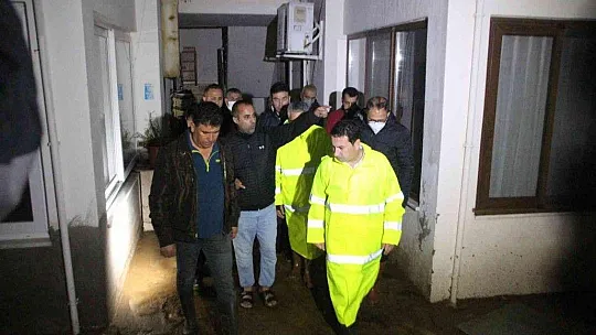 Servis minibüsünde mahsur kalan öğrenciler kurtarıldı